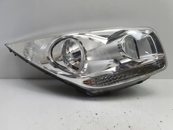 Kia Venga PRZEDNIA LAMPA PRAWA prawy przód anglik 92102-1P500