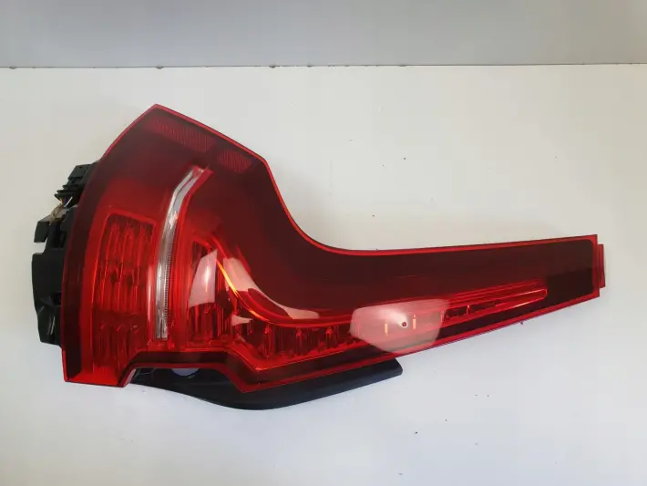 Volvo V60 II 18-24r TYLNIA TYLNA LAMPA LEWA lewy tył 32291358