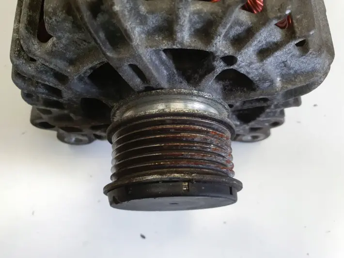 VW Passat B6 1.9 TDI ALTERNATOR Valeo 03L903023E 180A
