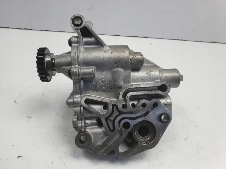 Audi A4 B9 2.0 TFSI POMPA OLEJU olejowa 06H115105DH