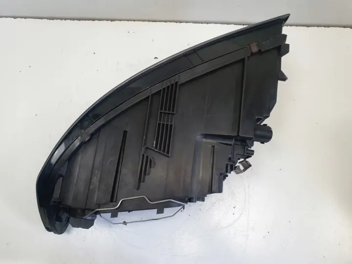 Volvo S40 II V50 LIFT PRZEDNIA LAMPA PRAWA PRAWY PRZÓD europa 31265699