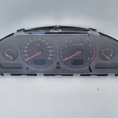 Volvo S60 I V70 II 2.4 LICZNIK ZEGARY 9499668 Europa benzyna