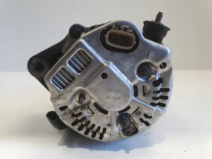 Land Rover Freelander I 2.0 TD ALTERNATOR 100213-2630 YLE102080