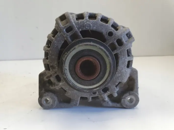 Renault Clio IV 1.2 16V ALTERNATOR 231003730R