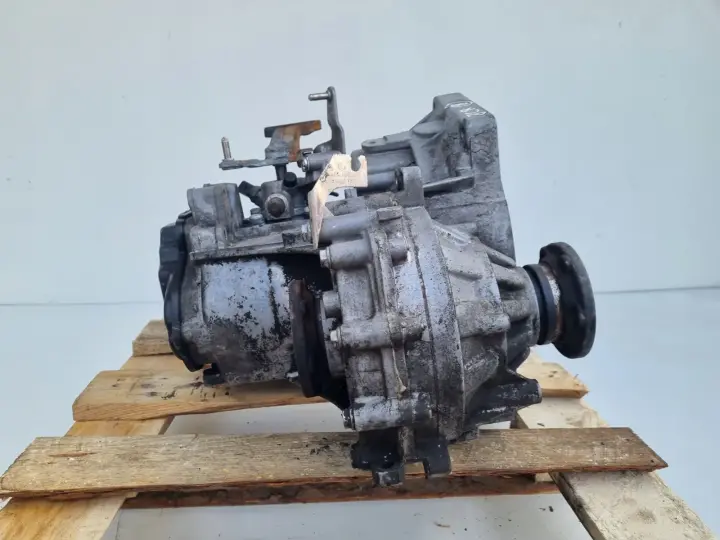 VW Golf V 1.9 TDI SKRZYNIA BIEGÓW manualna JCR manual