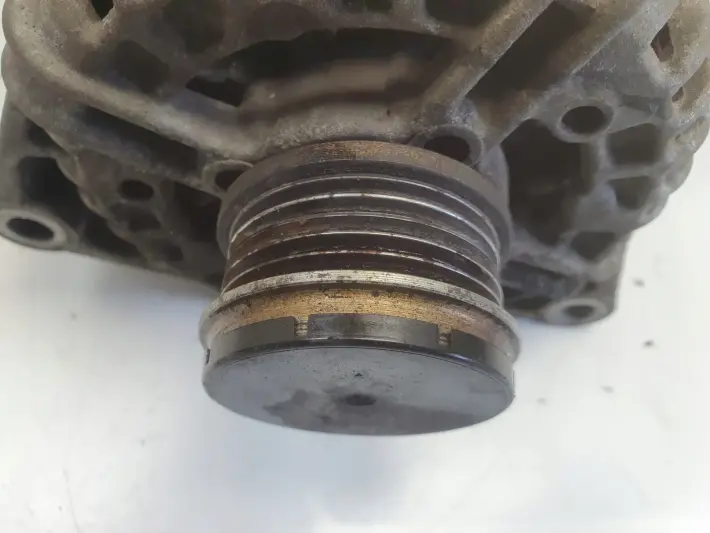 Opel Corsa D 1.4 16V ALTERNATOR bosch 0124425087 120A