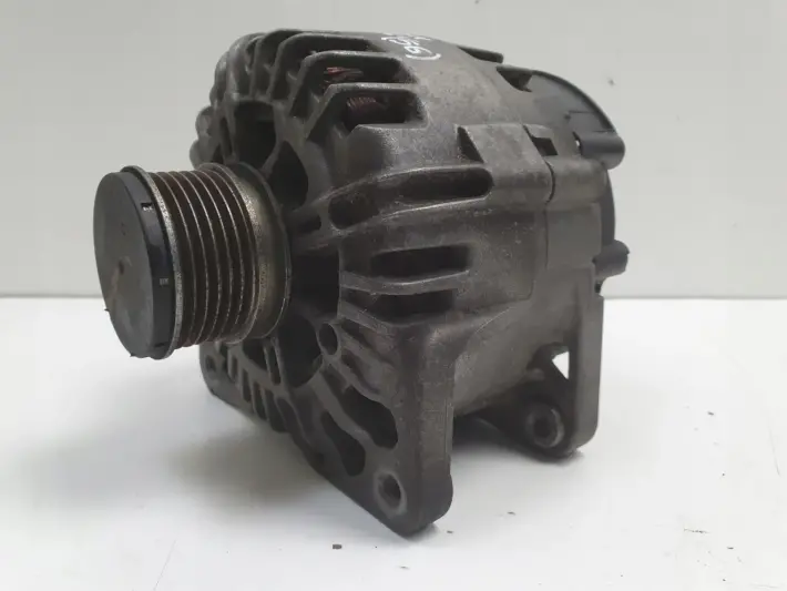 Renault Megane III 1.5 DCI ALTERNATOR 231000026R valeo