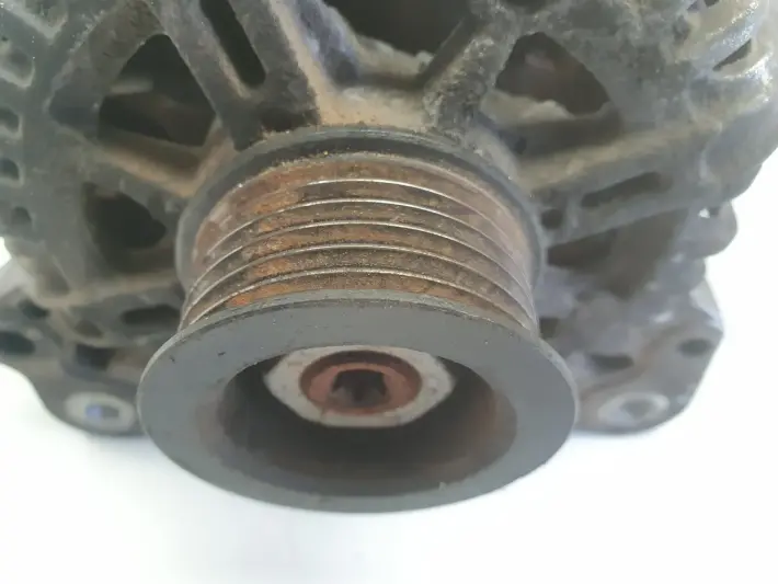 VW Golf V 1.6 FSI ALTERNATOR 110A 03C903023B valeo