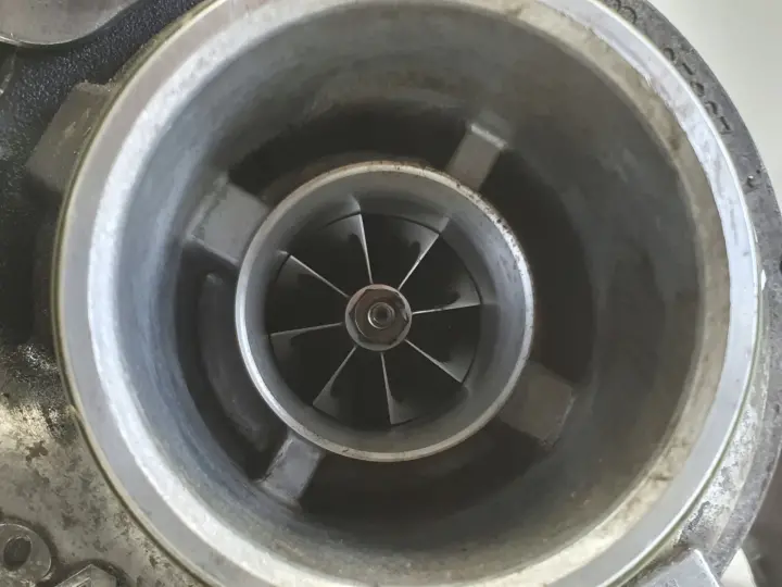 Volvo V40 II 2.0 D3 TURBOSPRĘŻARKA turbo 31380131