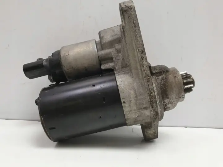 VW Golf V 1.6 FSI ROZRUSZNIK bosch 0001120406