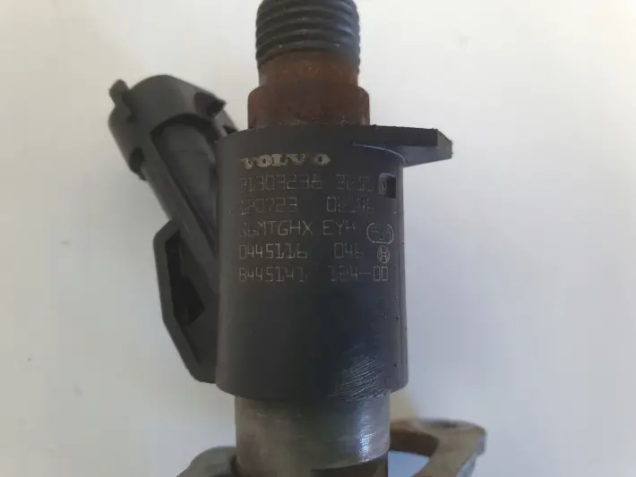 Volvo S60 II V60 II 2.0 D3 WTRYSKIWACZ wtrysk 0445116046