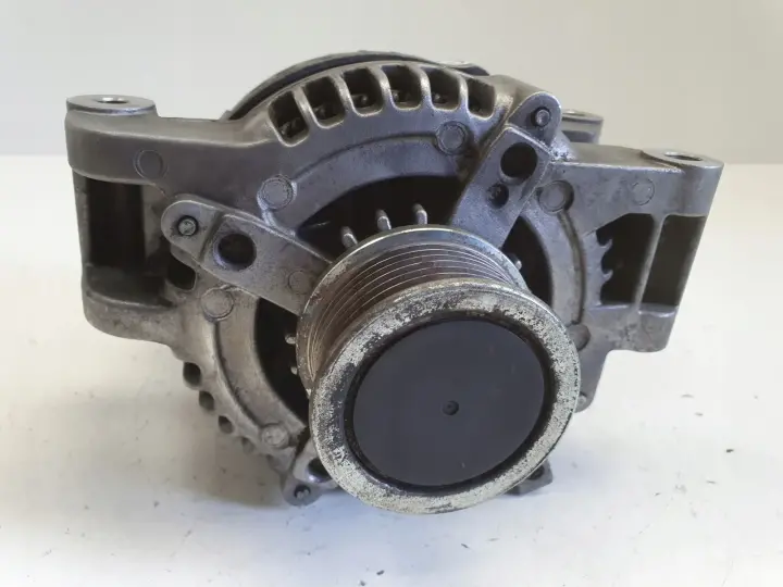 Toyota Corolla Verso II 2.2 D4D ALTERNATOR DENSO