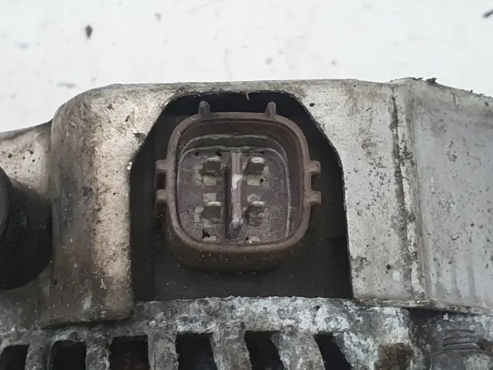 Daihatsu Sirion 1.0 VVTi ALTERNATOR 27060-B1080