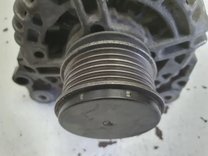 VW Golf V 2.0 SDI ALTERNATOR Bosch 06F903023D 110A