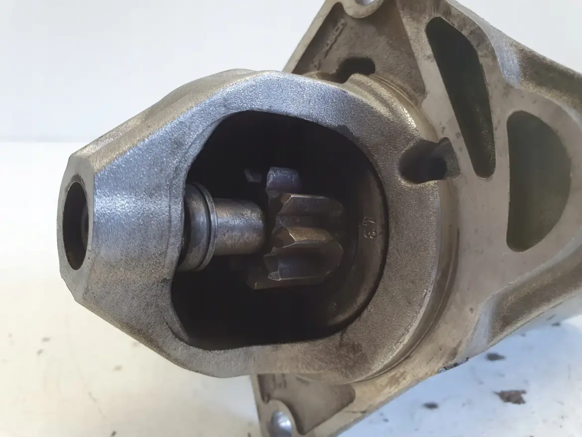 Opel Corsa D 1.4 16V ROZRUSZNIK bosch 0001107522