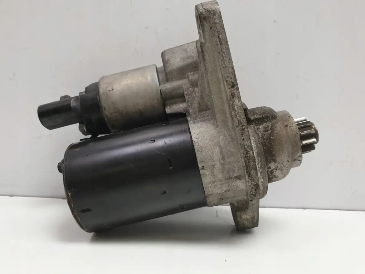 VW Golf V 1.6 FSI ROZRUSZNIK bosch 0001120406