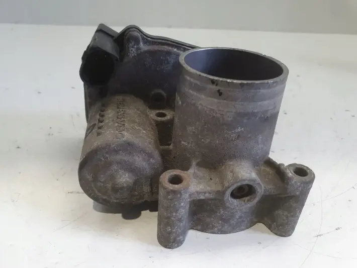 VW Fox 1.4 8V PRZEPUSTNICA 03C133062B