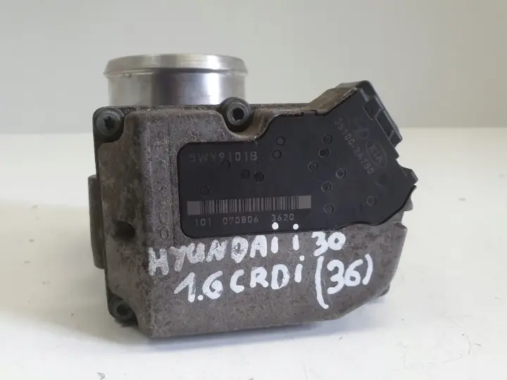 Hyundai i30 1.6 CRDI PRZEPUSTNICA 35100-2A750