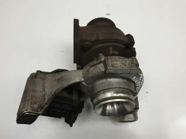 BMW E90 E91 2.0 D TURBOSPRĘŻARKA turbo 7810189C