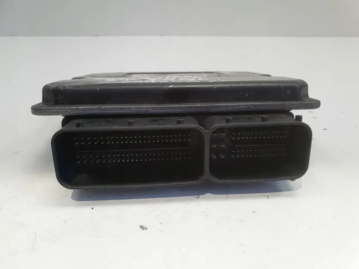 Mercedes W203 1.8 K STEROWNIK SILNIKA A2711536179