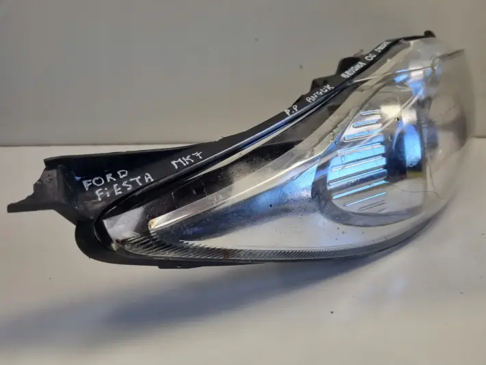 Ford Fiesta MK7 08-17r PRZEDNIA LAMPA PRAWA PRAWY PRZÓD