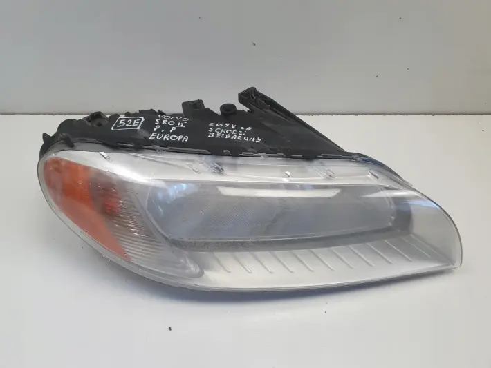 Volvo S80 II V70 III 06-16r PRZEDNIA LAMPA PRAWA PRAWY PRZÓD 31214352