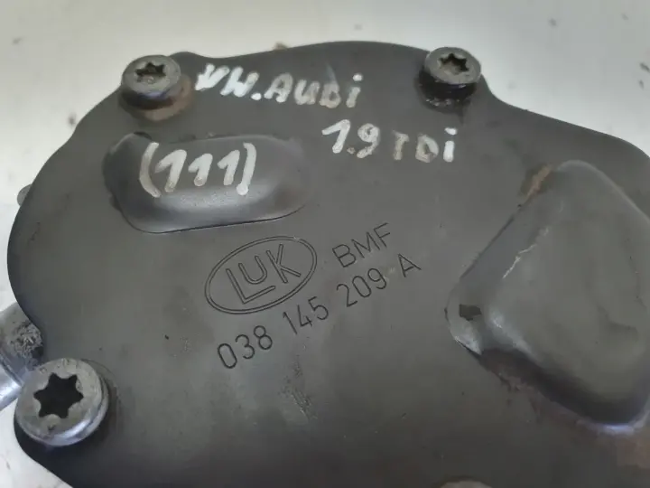 Audi A6 C5 VW Passat B5 1.9 TDI POMPA VACUM wakum 038145209A