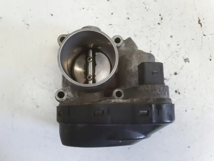Seat Cordoba II 1.4 16V PRZEPUSTNICA 036133062B