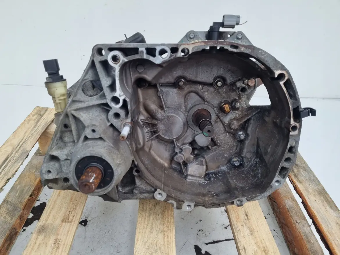Dacia Sandero I 1.6 8V SKRZYNIA BIEGÓW JH3060 manualna MANUAL