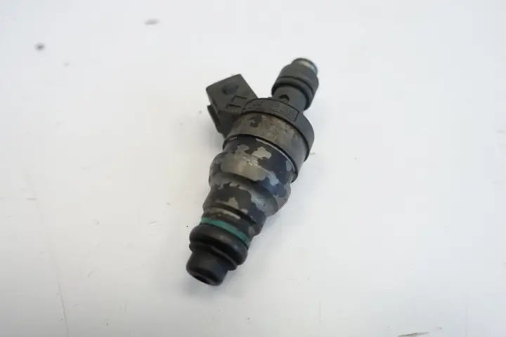 Mercedes W124 2.2 B WTRYSKIWACZ wtrysk