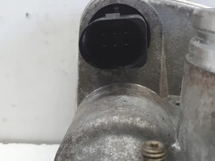 BMW E46 E39 E53 3.0 i M54B30 PRZEPUSTNICA 7502445