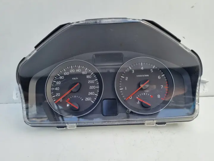 Volvo S40 II V50 1.8 2.0 16V LICZNIK ZEGARY europa 31296226
