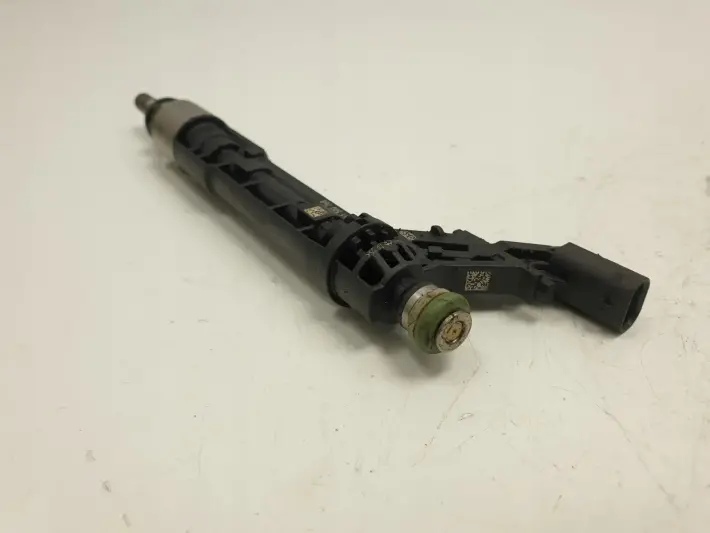 Audi A5 S5 3.0 TFSI WTRYSKIWACZ wtrysk 0261500268