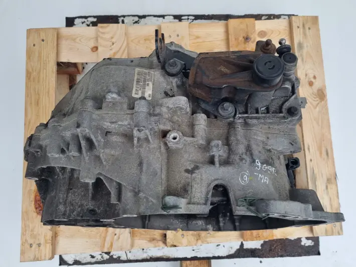 Volvo V70 III 2.4 D5 SKRZYNIA BIEGÓW 9G9R-7002-MA 31259509