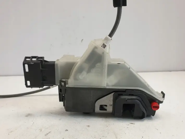 Opel Corsa F ZAMEK DRZWI prawy tył PASAŻERA 292852