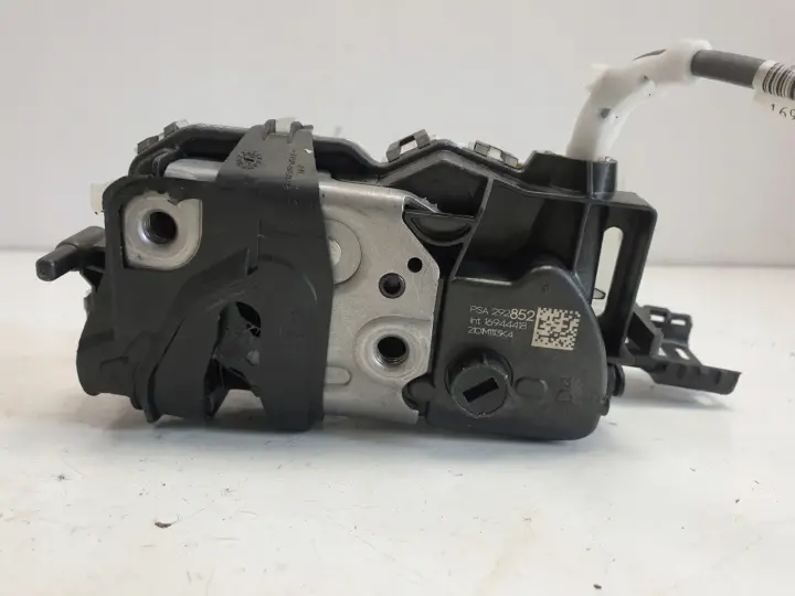 Opel Corsa F ZAMEK DRZWI prawy tył PASAŻERA 292852