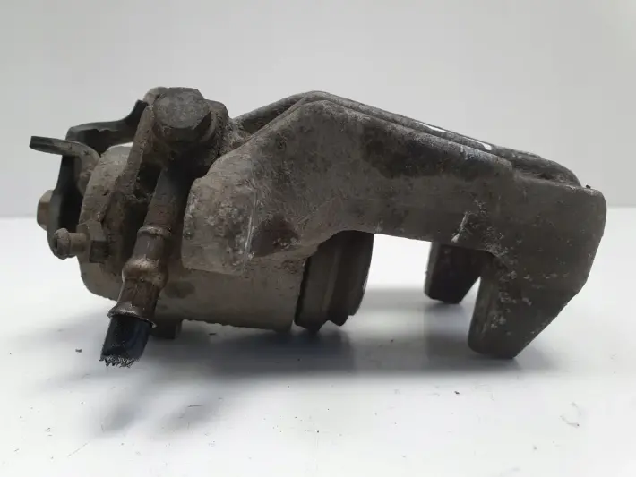VW Golf IV Bora Audi A3 Toledo II LEWY ZACISK HAMULCOWY tył kierowcy Lucas