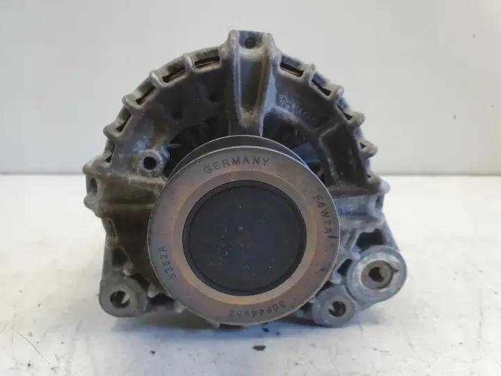Volvo XC60 2.0 T TURBO ALTERNATOR 30644945