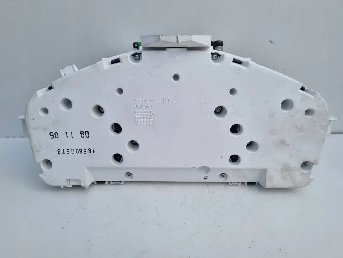 Volvo V50 1.8 16v LICZNIK ZEGARY europa 30728642 30710071
