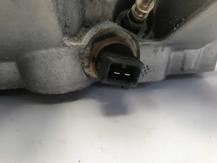 BMW E90 E91 2.0 D GŁOWICA CYLINDRÓW 778752105