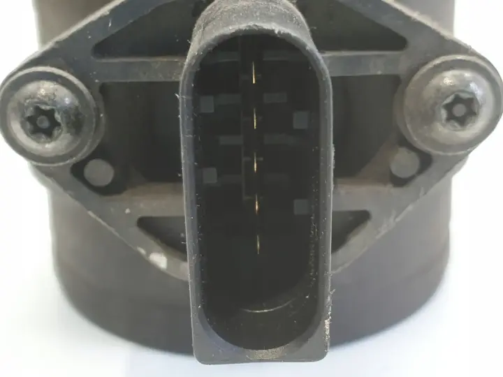 VW Golf V 2.0 TDI PRZEPŁYWOMIERZ POWIETRZA 0281002461 074906461B