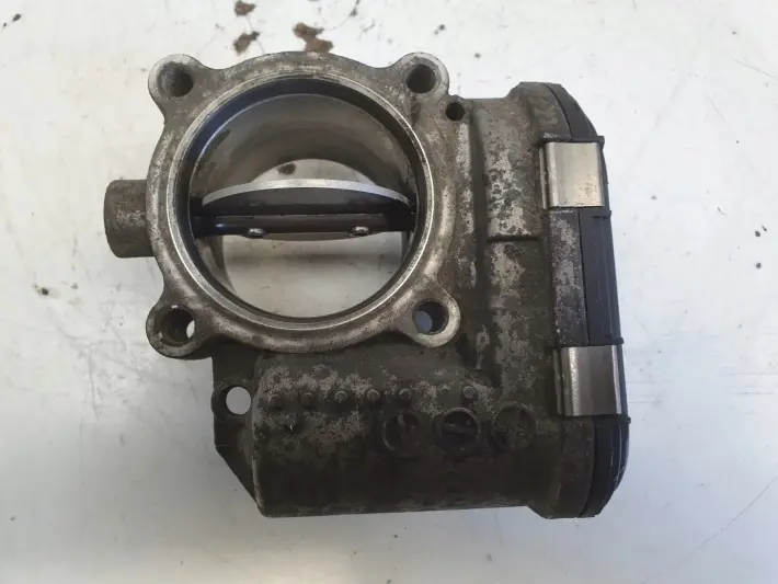 Volvo V50 2.0 D D3 PRZEPUSTNICA 31216665 bosch 0280750520