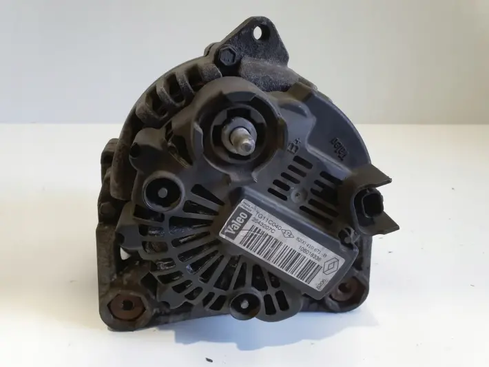 Renault Scenic II 1.9 DCI ALTERNATOR 8200410671 valeo
