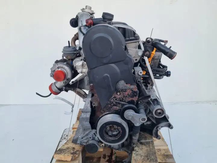 SILNIK KOMPLET Audi A4 B6 1.9 TDI 130KM pali AWX