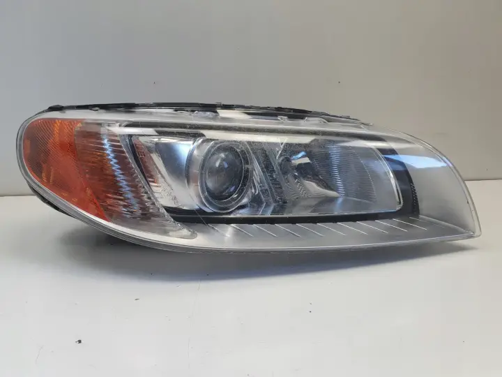 Volvo S80 II V70 III 06-16r PRZEDNIA LAMPA PRAWA PRAWY PRZÓD skręt 31353533