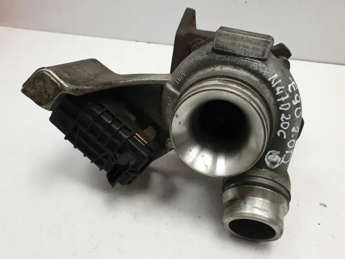 BMW E90 E91 2.0 D TURBOSPRĘŻARKA turbo 7810189C