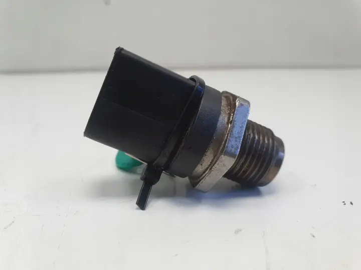 BMW E87 E90 E91 2.0 D N47 CZUJNIK PALIWA zawór 0281002988