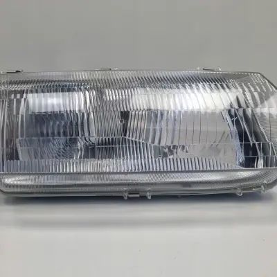 Mazda 323 BA SEDAN 95-98r PRZEDNIA LAMPA PRAWA PRAWY PRZÓD nowa TYO 20-3115