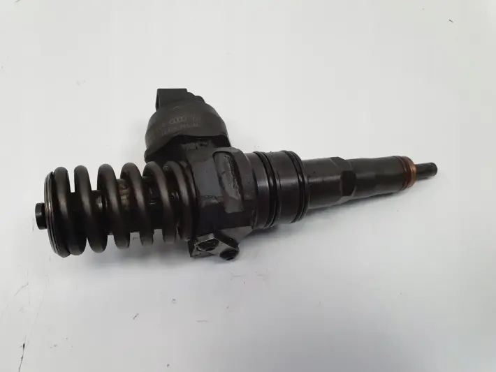VW Golf V 2.0 SDI POMPOWTRYSKIWACZ wtrysk 038130073BR