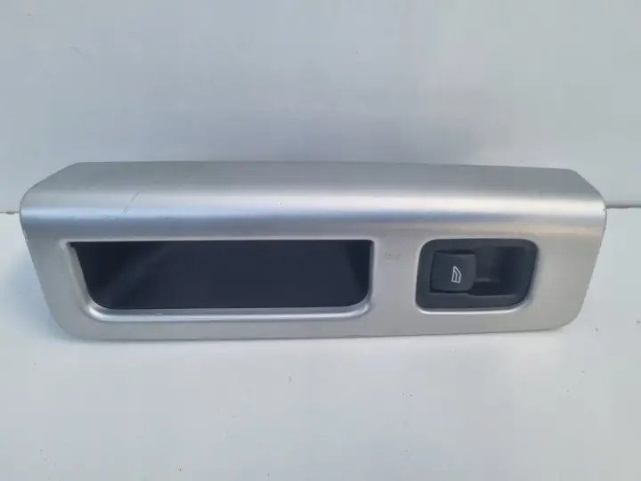 Volvo S40 II V50 PRAWY TYLNY PRZEŁĄCZNIK SZYB panel rączka uchwyt 8663819